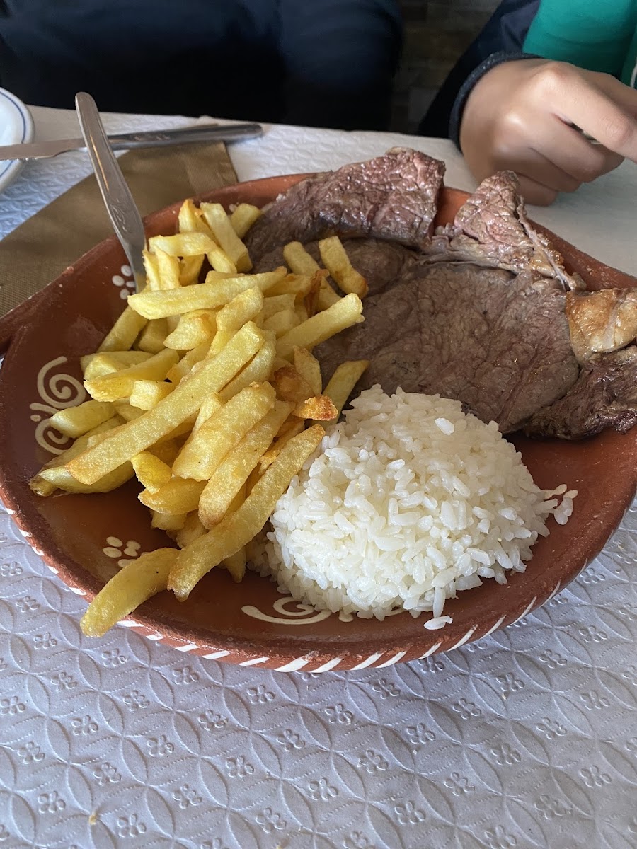 Restaurante O Pic Pic Churrasqueira Lda (São Paio Merelim)-6